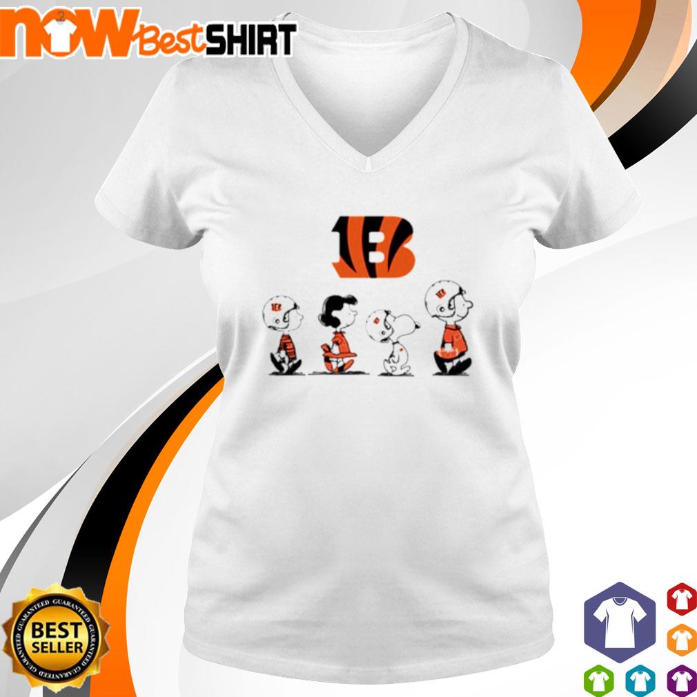 Snoopy Hugs The Cincinnati Bengals Heart T-Shirt - T-shirts Low Price