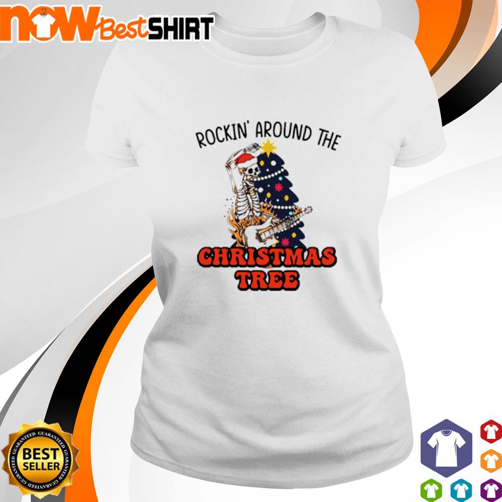 Skeleton rockin' around the Christmas tree s ladies-tee