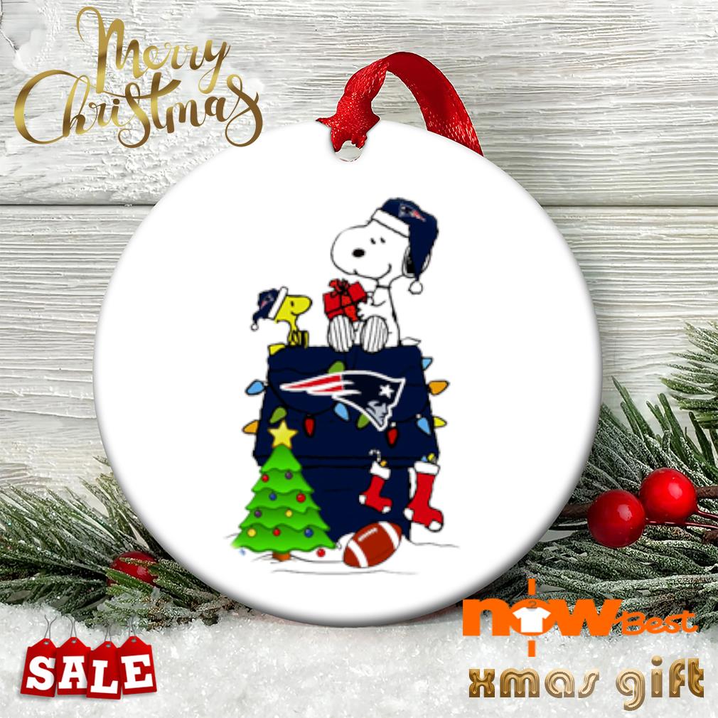 New England Patriots Snoopy NFL Christmas Ornament - Teeholly