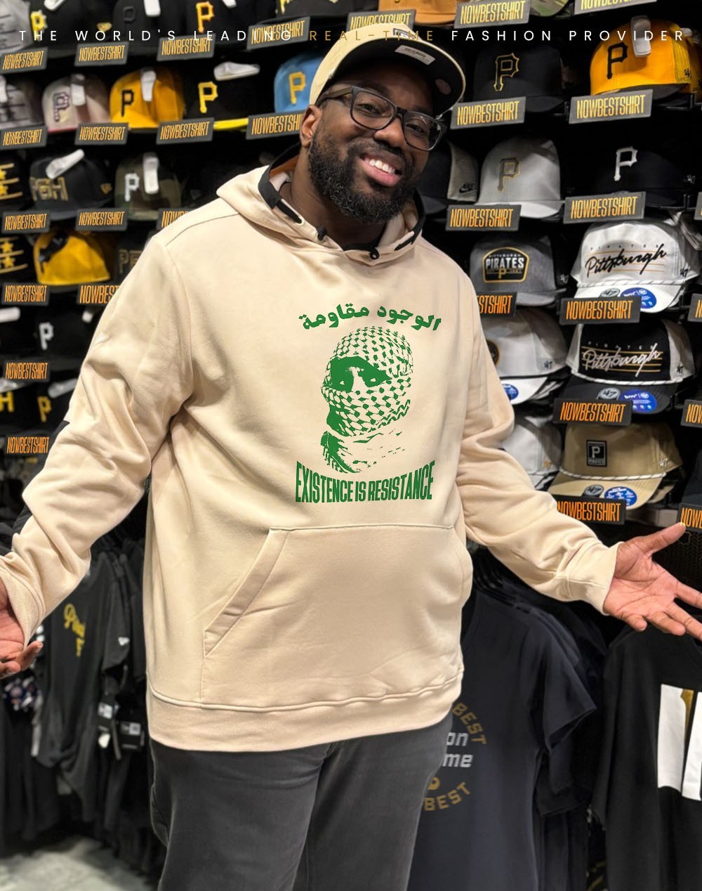 Shelovesmeechie and DJ Swamp Izzo holding up a Free Palestine 2